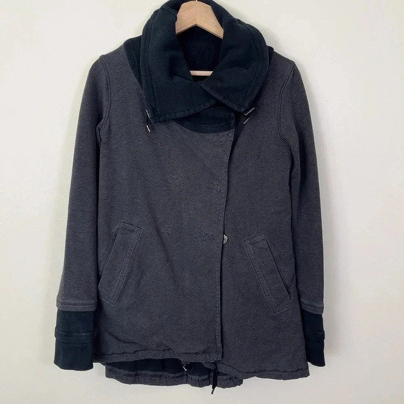 LULULEMON  | GRATITUDE WRAP IN HEATHERED CHARCOAL - Picture 2 of 14